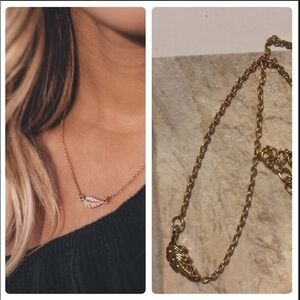 Dainty Gold Leaf Necklace
